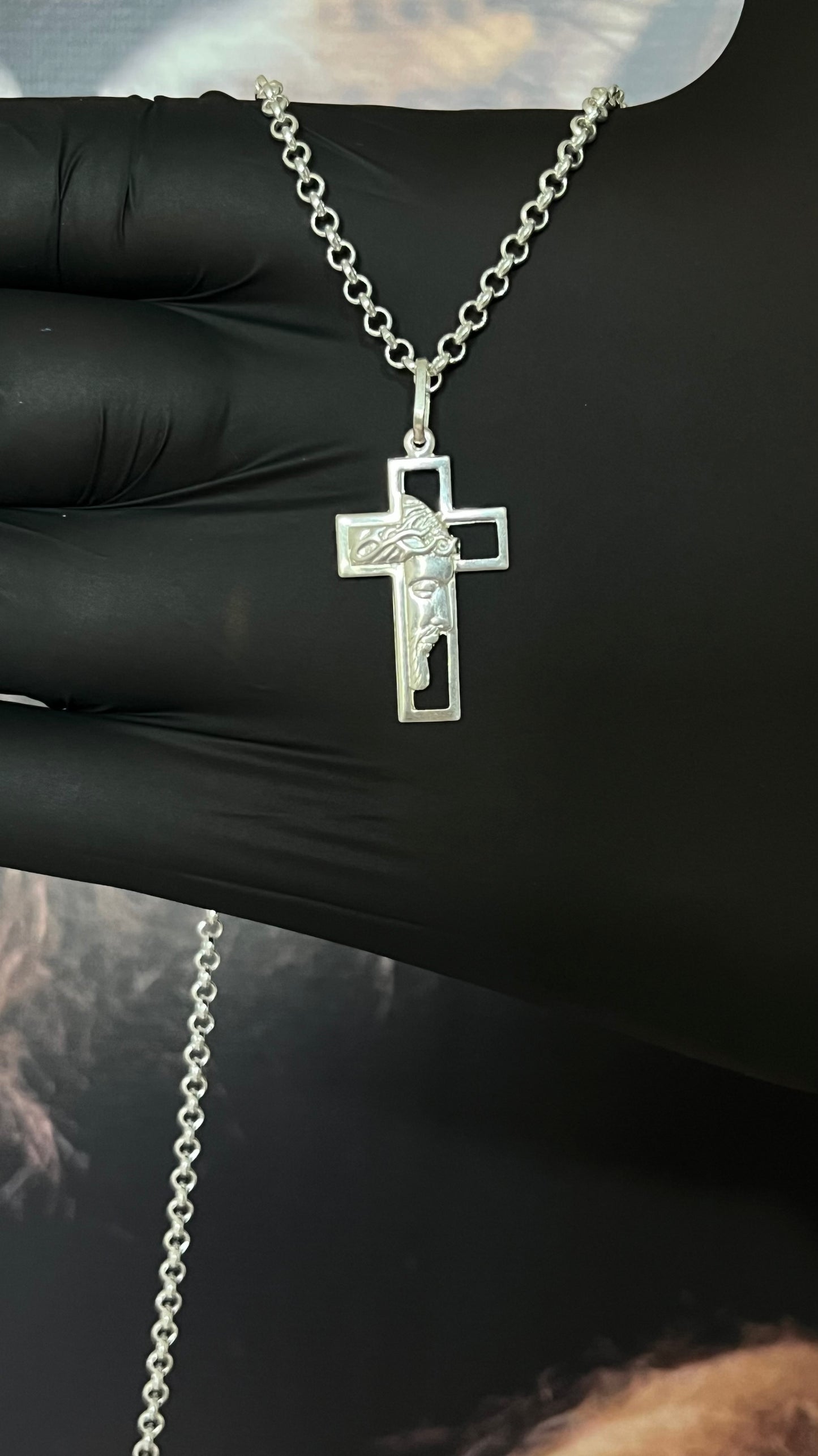 CORRENTE ELO PORTUGUÊS 3MM X 70CM + CRUCIFIXO VAZADO