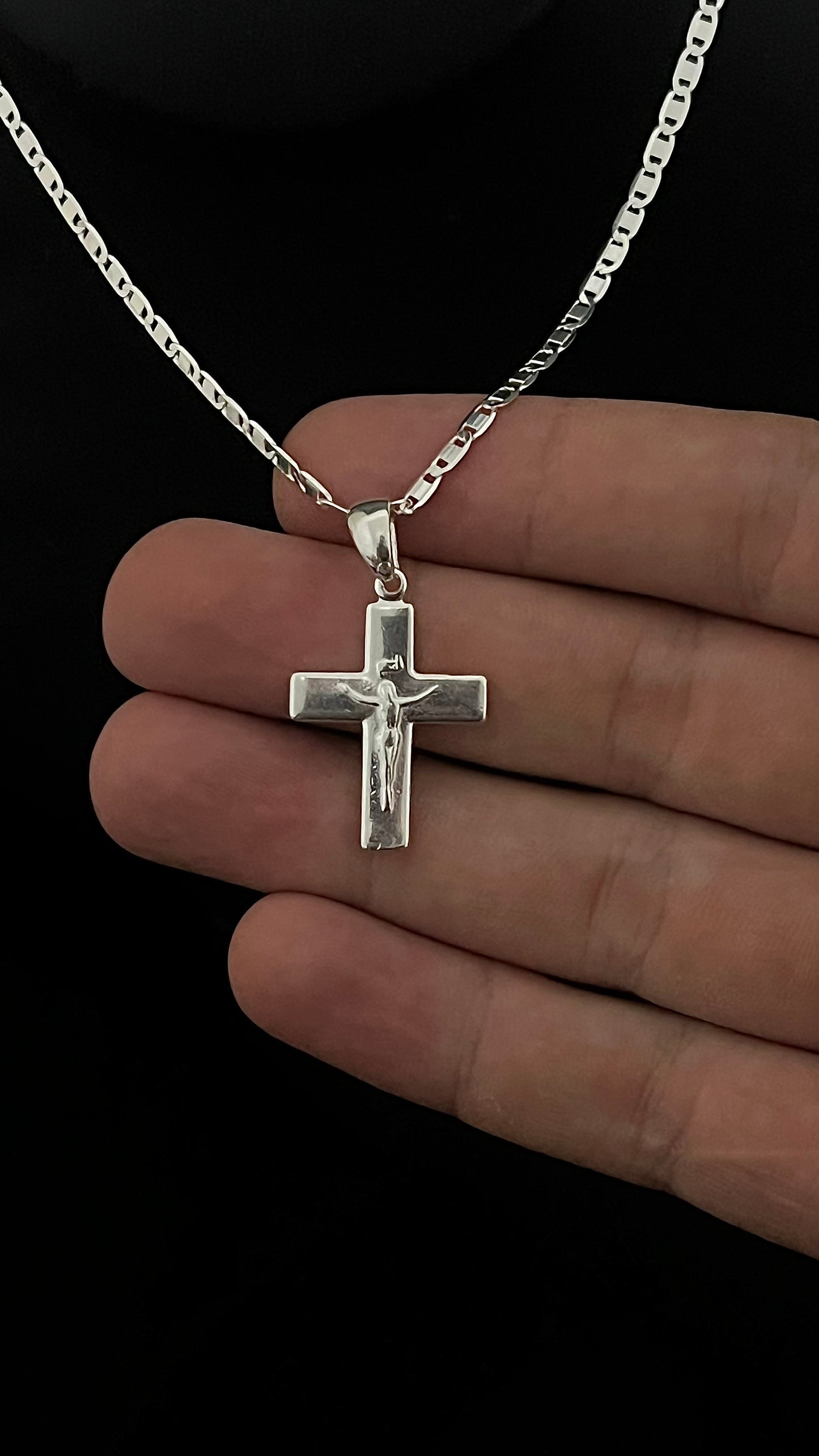 CORRENTE PIASTRINE 3,0MM x 70CM COM PINGENTE DE CRUCIFIXO