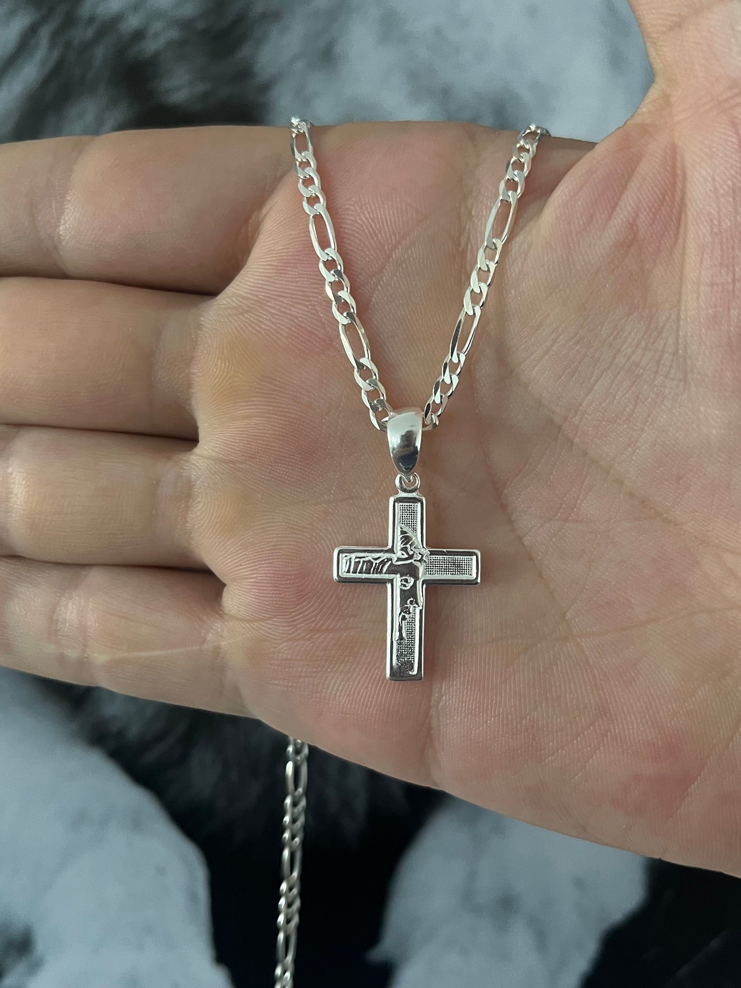 CORRENTE 3x1 4MM x 70CM + PINGENTE DE CRUCIFIXO