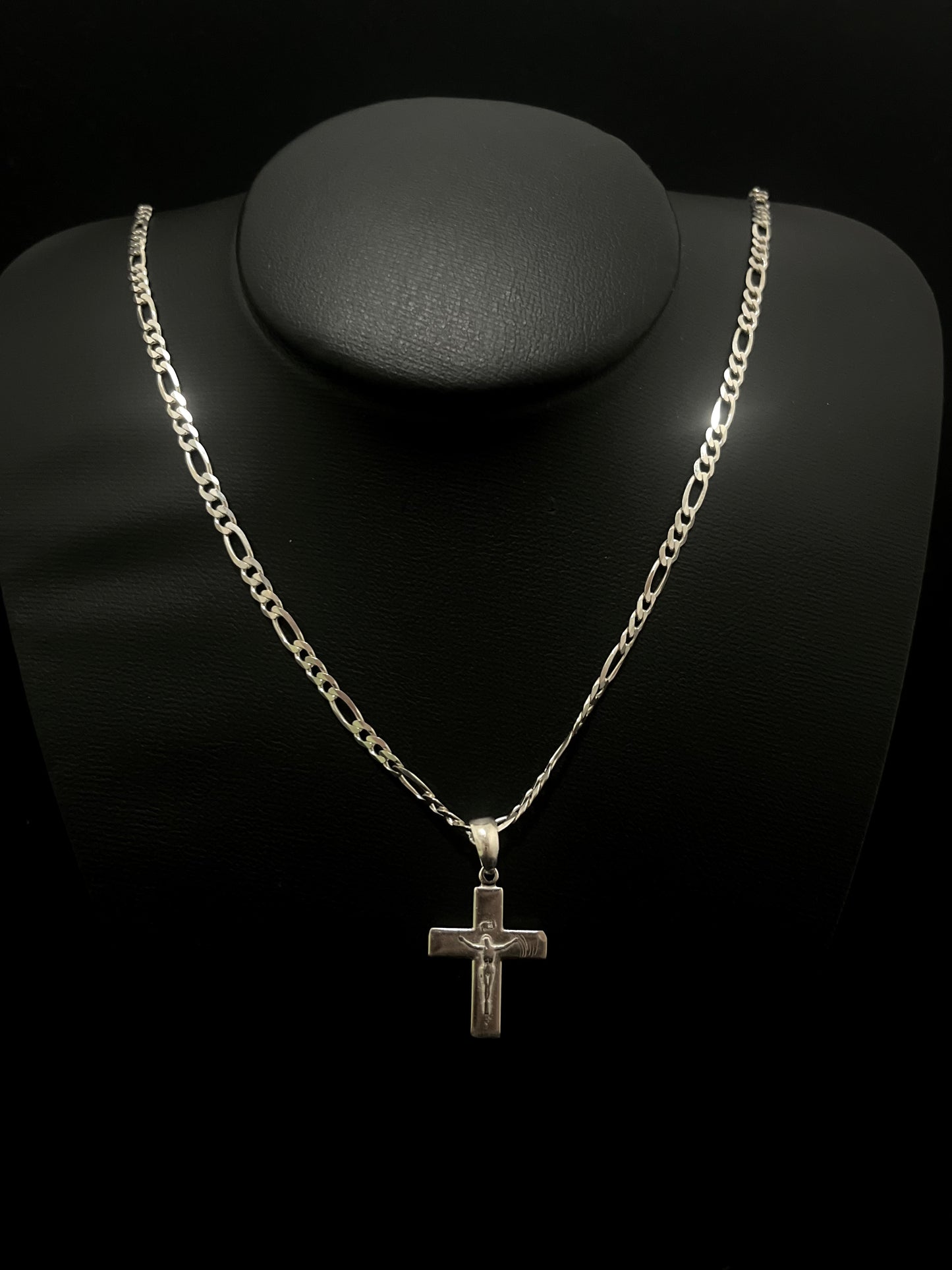 CORRENTE 3x1 x 4MM x 70CM COM PINGENTE DE CRUCIFIXO