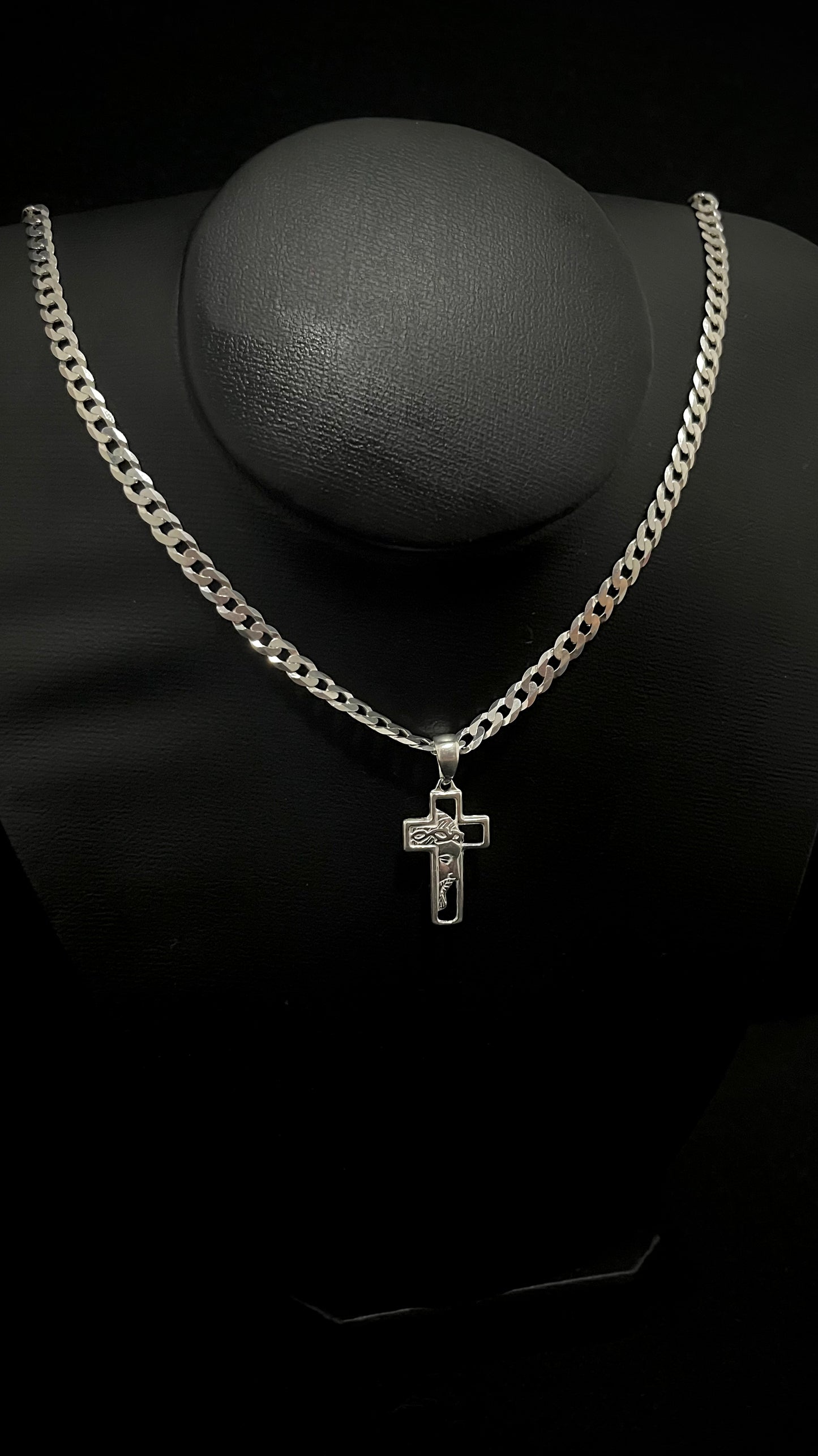 CORRENTE GRUMET 5MM x 60CM COM PINGENTE DE CRISTO