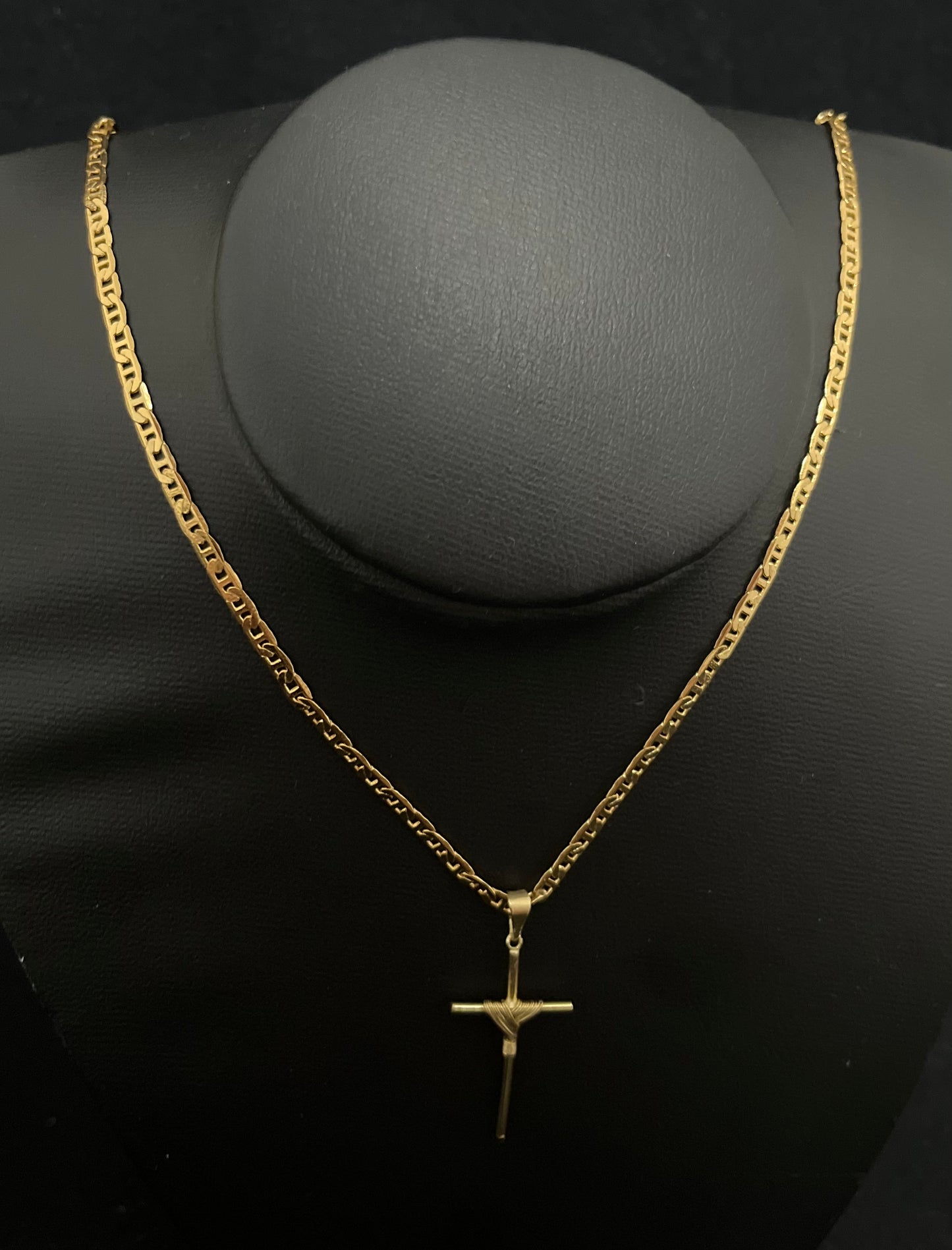 CORRENTE PIASTRINE 70CM X 3MM COM PINGENTE DE CRUCIFIXO PALITO