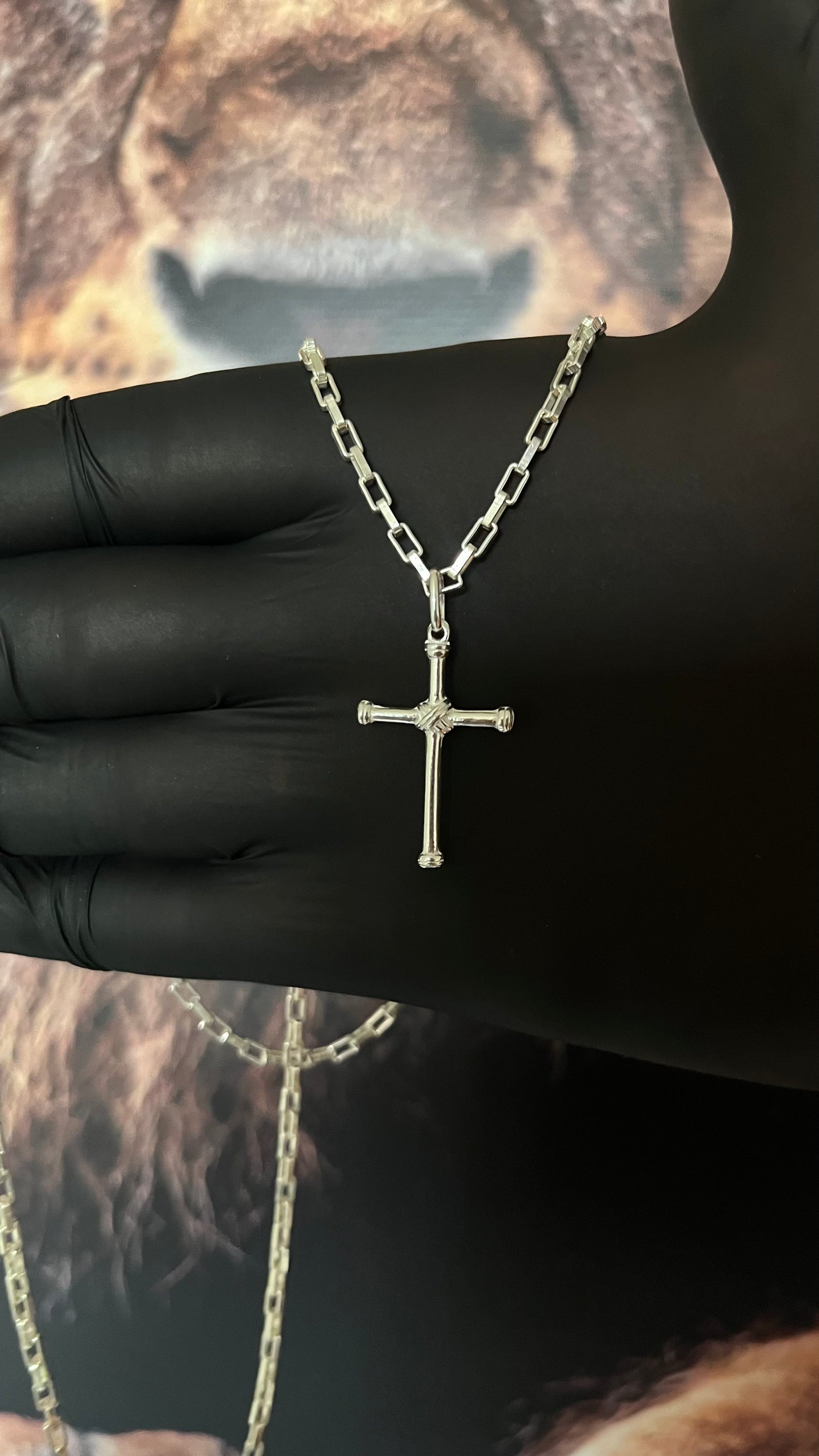 CORRENTE TIJOLINHO/VENEZIANA 3MM x 70CM + PINGENTE DE CRUZ