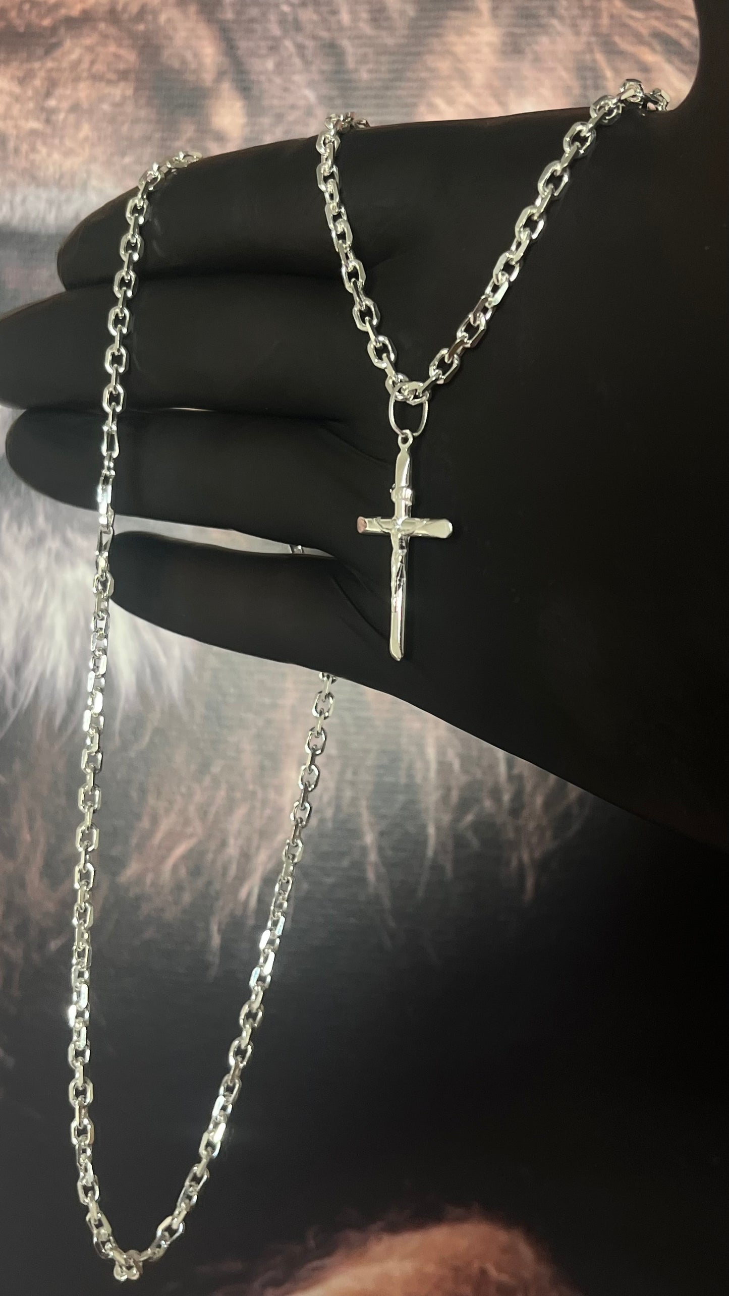 CORRENTE CARTIER/CADEADO 4MM X 70CMM + PINGENTE DE CRUCIFIXO