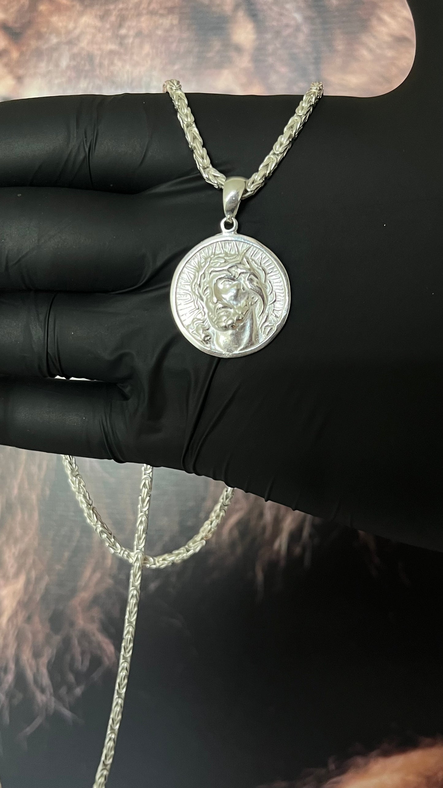 CORRENTE BIZANTINE/PERUANA 4MM X 70CM + PINGENTE DE CRISTO