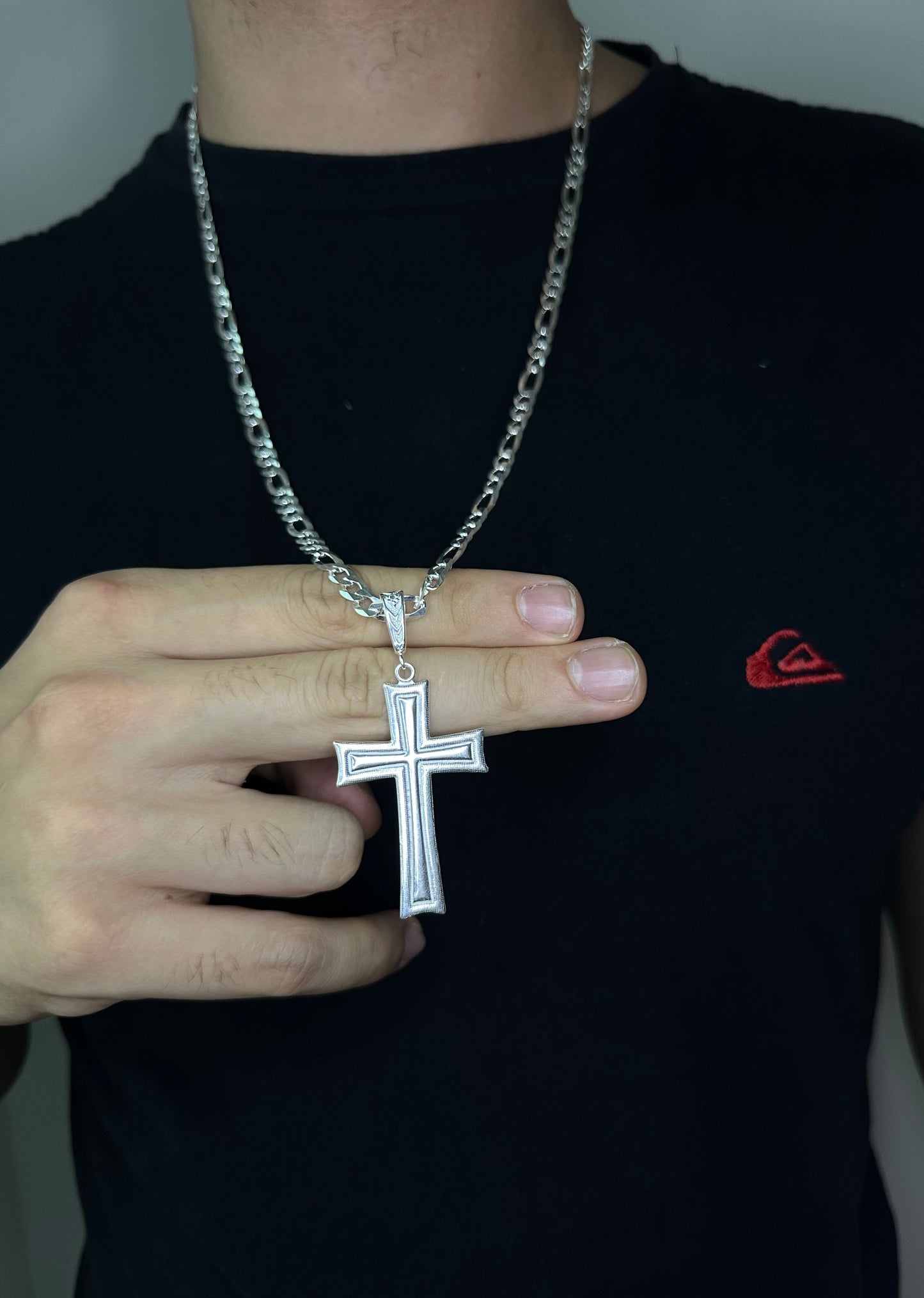 CORRENTE 3x1 70CM X 6MM + PINGENTE DE CRUCIFIXO