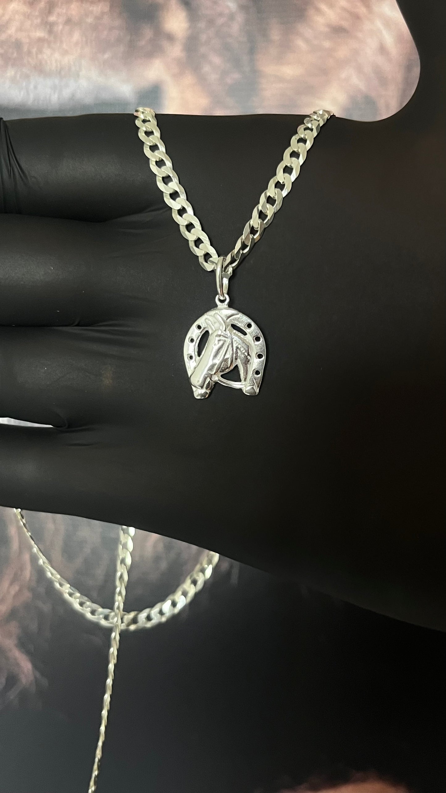 CORRENTE GRUMET 4MM x 70CM + PINGENTE DE CAVALO