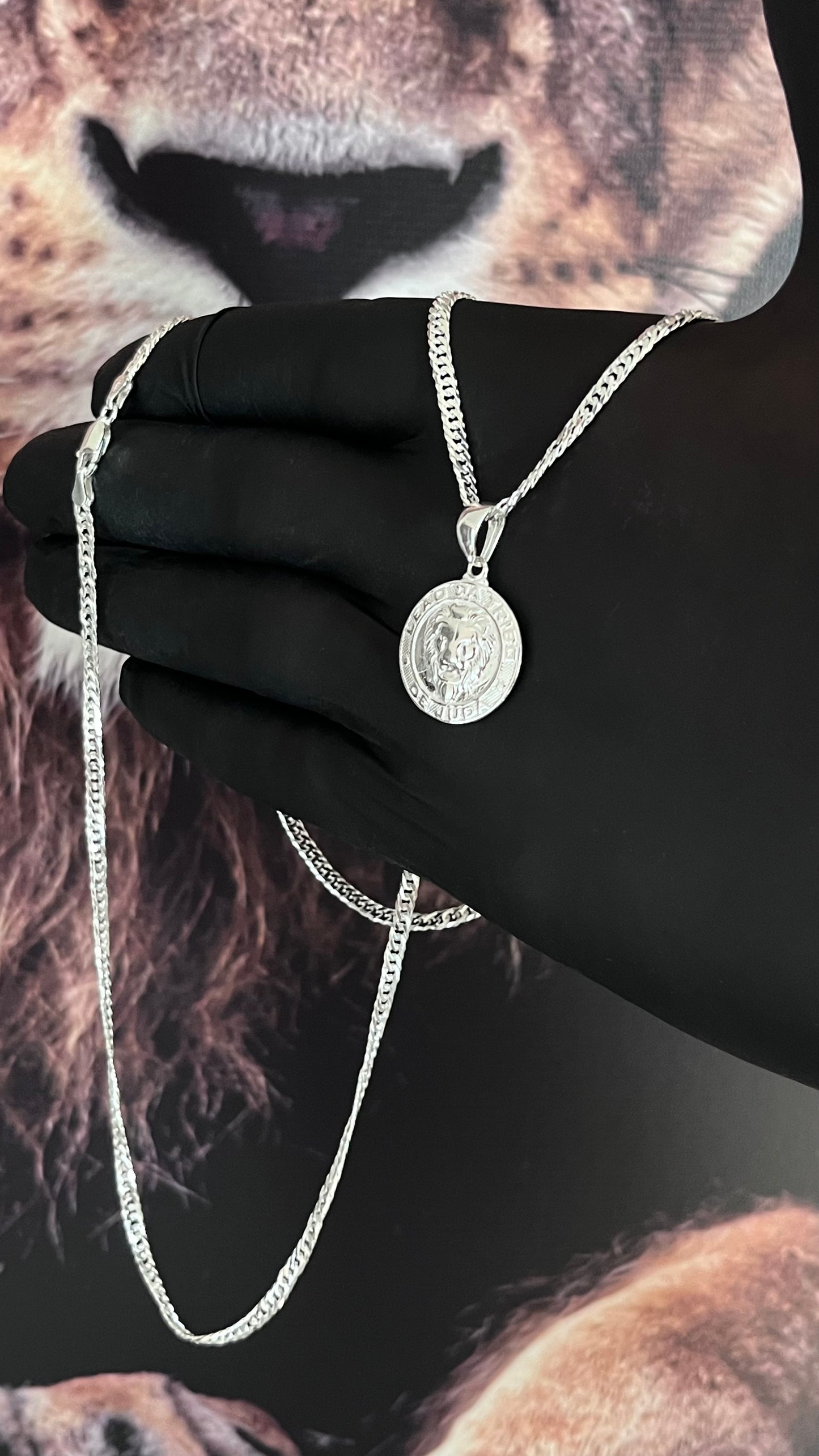 CORRENTE ELO DUPLO 3MM x 70CM + PINGENTE LEÃO DE JUDÁ;