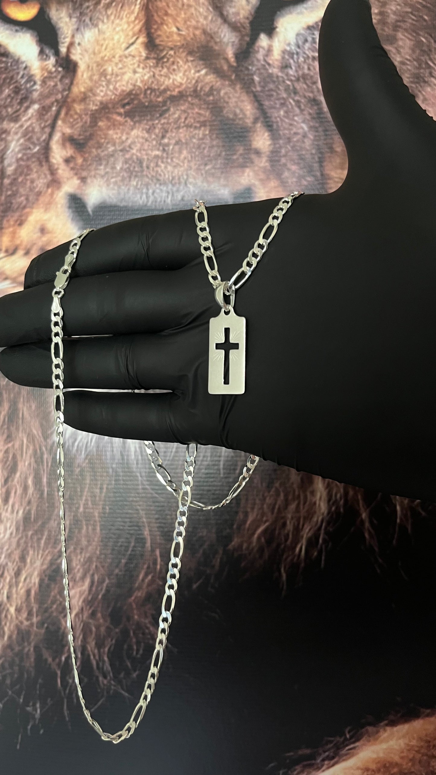 CORRENTE 3x1 4MM x 70CM COM PINGENTE CRUZ DE PLACA