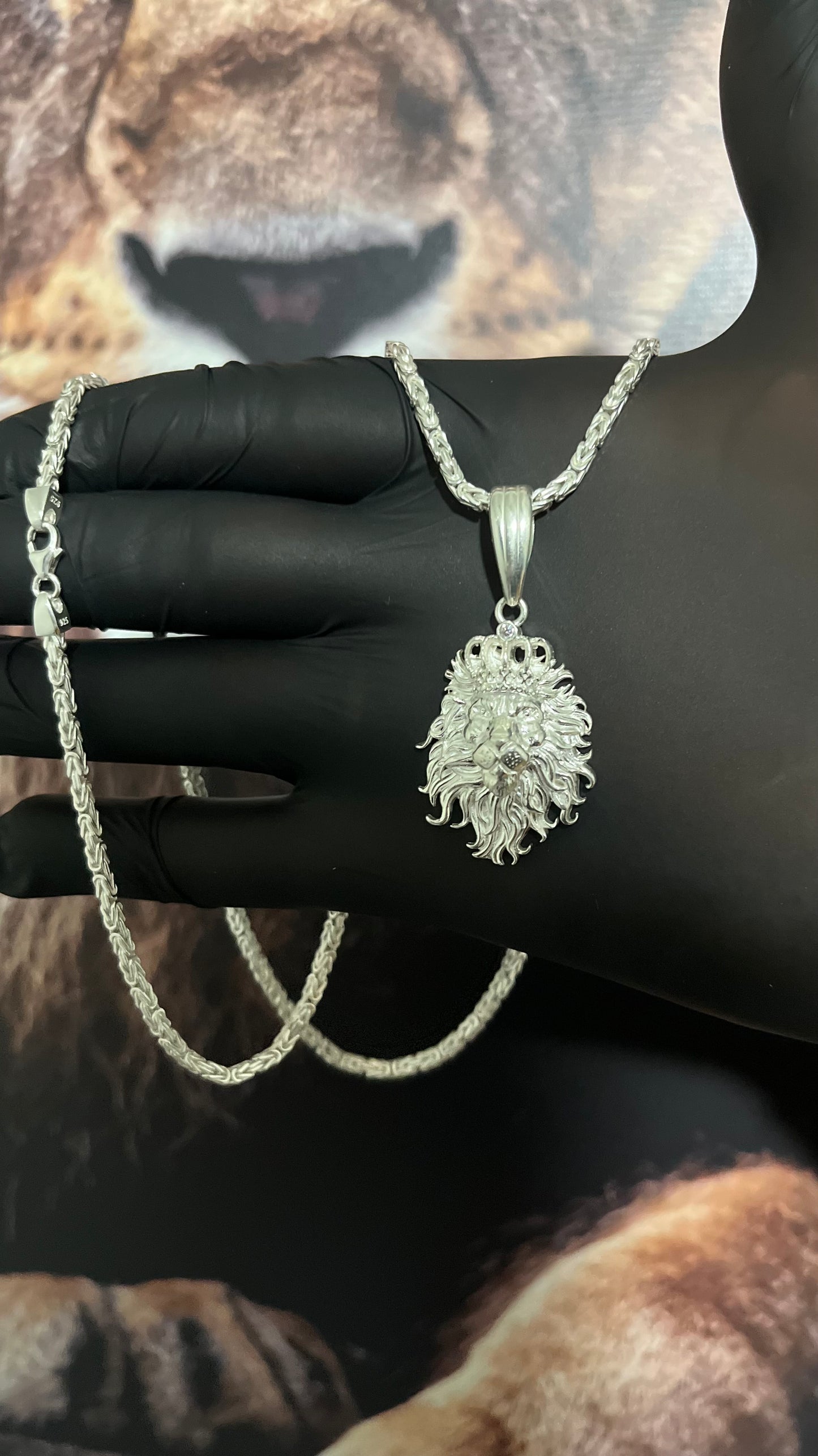 CORRENTE BIZANTINE/PERUANA 4MM X 60CM + PINGENTE LEÃO