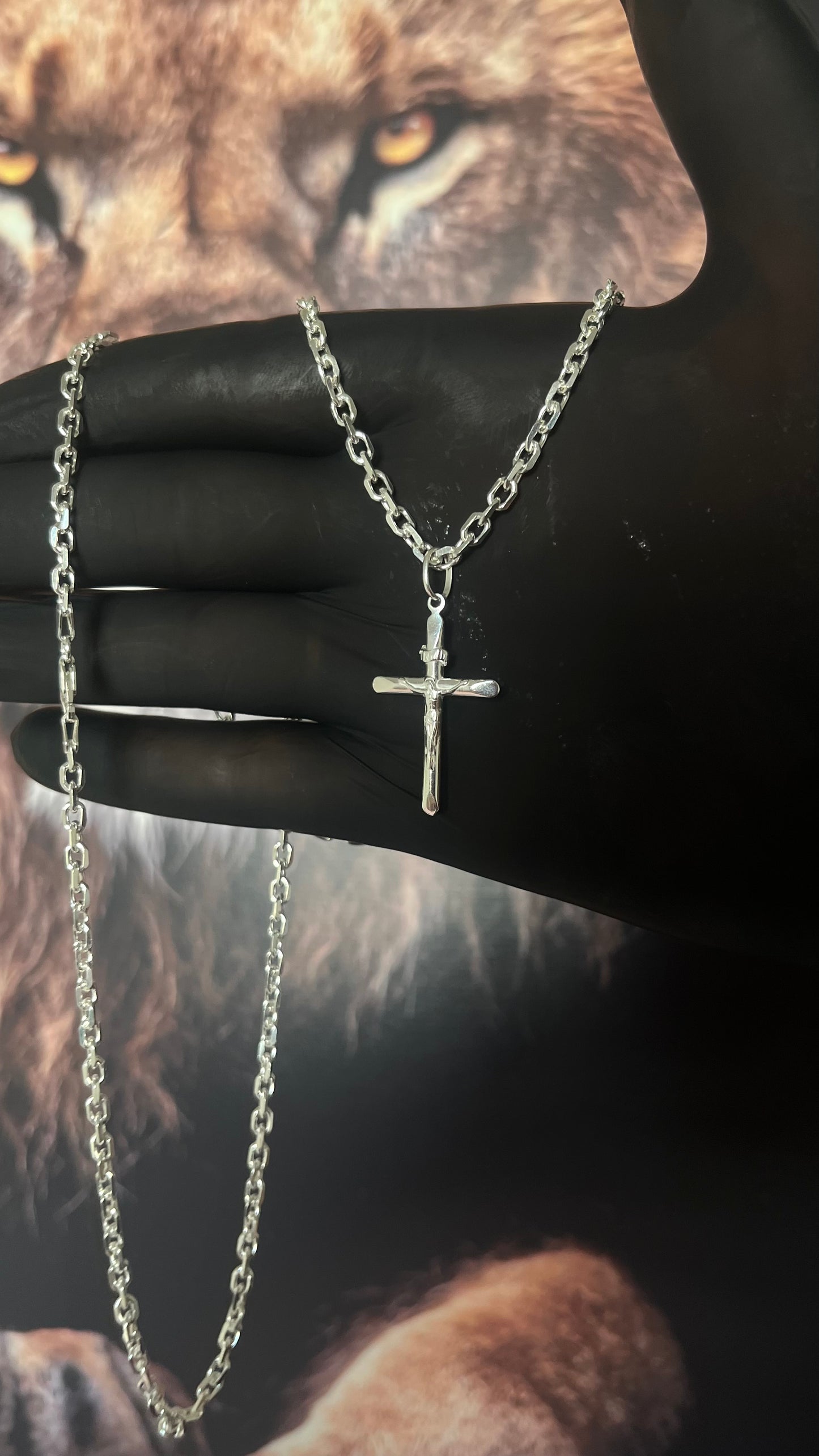 CORRENTE CARTIER/CADEADO 4MM X 70CMM + PINGENTE DE CRUCIFIXO