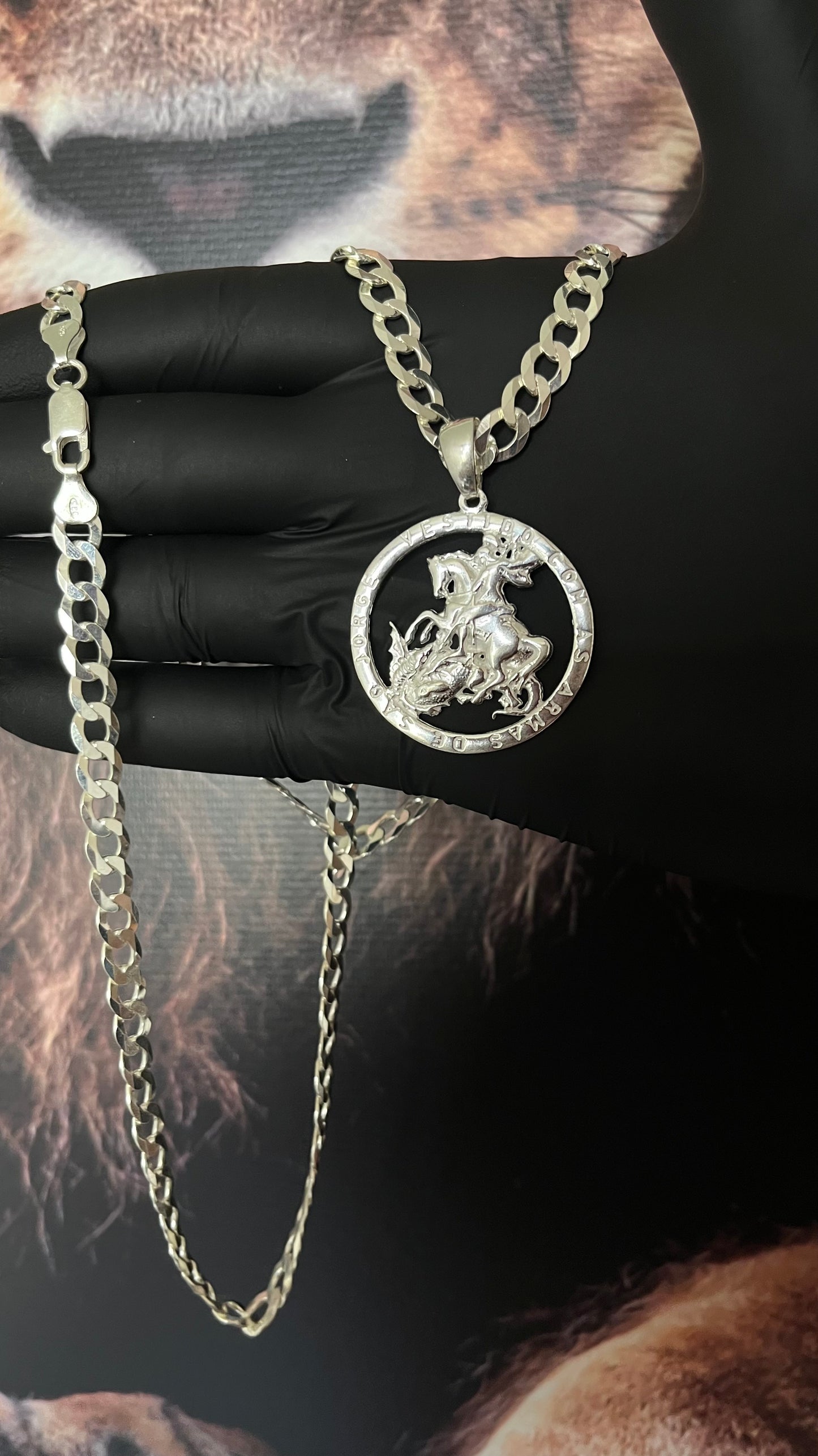 CORRENTE GRUMET 7MM X 70CM COM PINGENTE SÃO JORGE