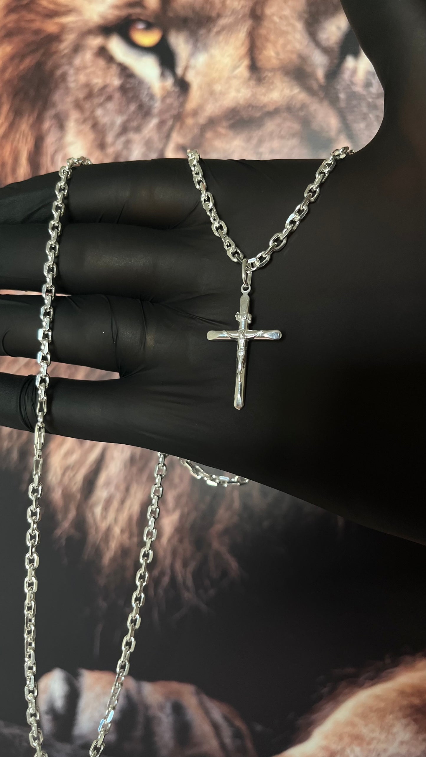 CORRENTE CARTIER/CADEADO 4MM X 70CMM + PINGENTE DE CRUCIFIXO