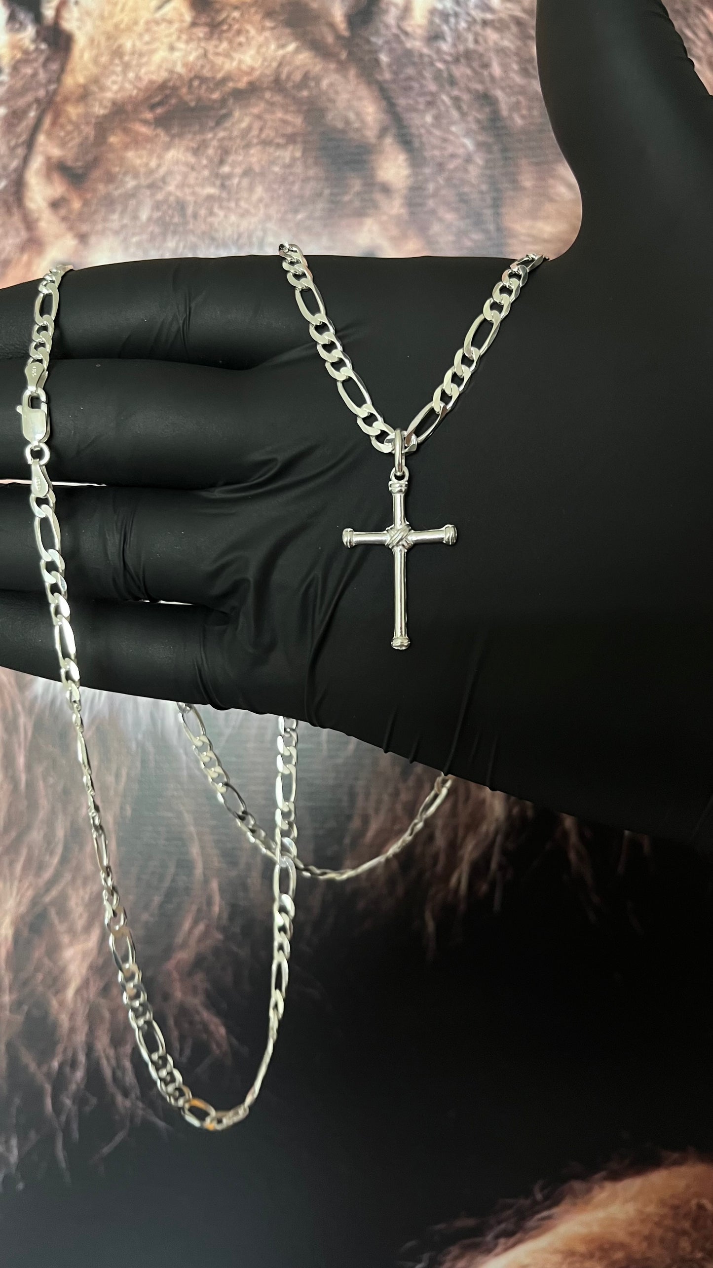 CORRENTE 3x1 4MM x 70CM COM PINGENTE CRUZ