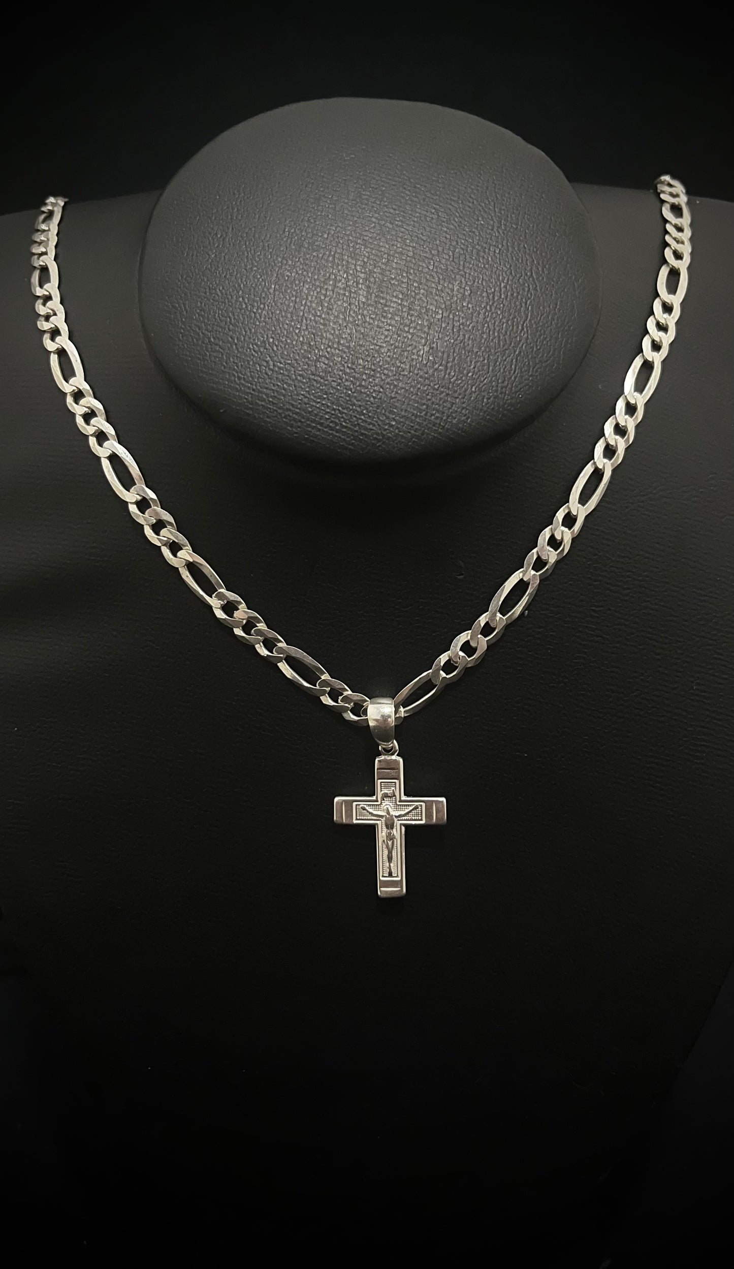 CORRENTE 3x1 70CM X 6MM + PINGENTE CRUCIFIXO