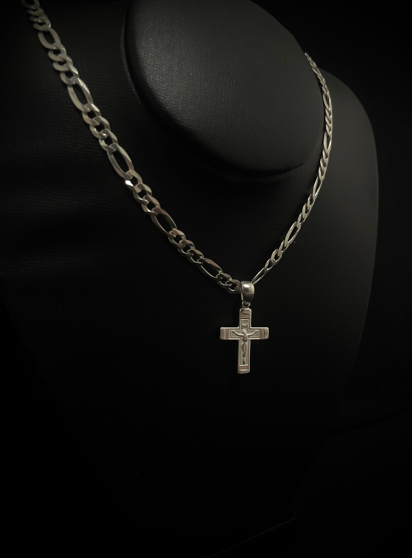 CORRENTE 3x1 70CM X 6MM + PINGENTE CRUCIFIXO