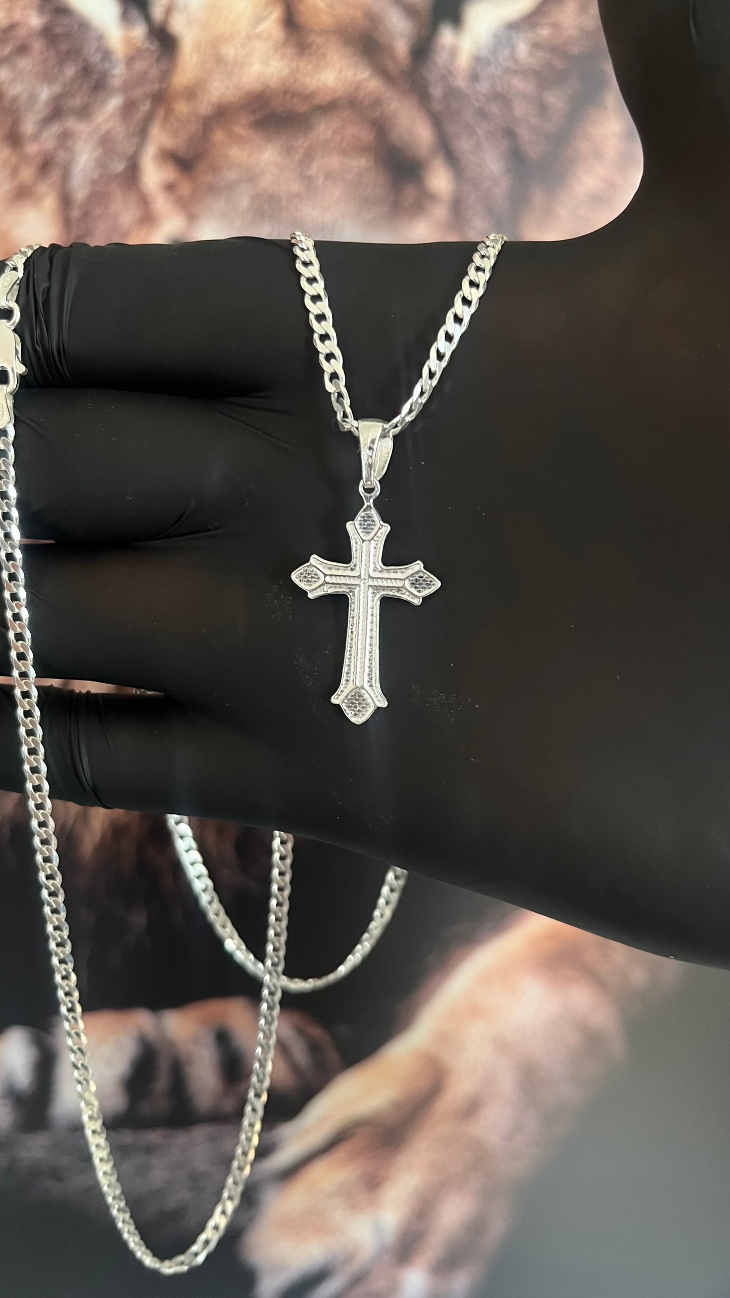 CORRENTE GRUMET 3MM x 70CM + PINGENTE DE CRUCIFIXO MEDIEVAL;
