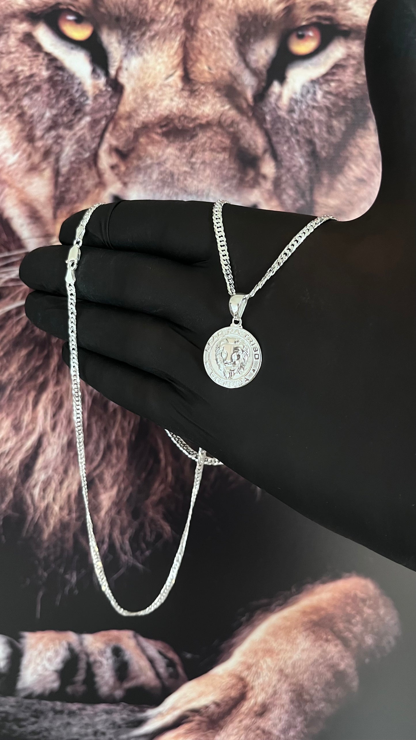 CORRENTE ELO DUPLO 3MM x 70CM + PINGENTE LEÃO DE JUDÁ;