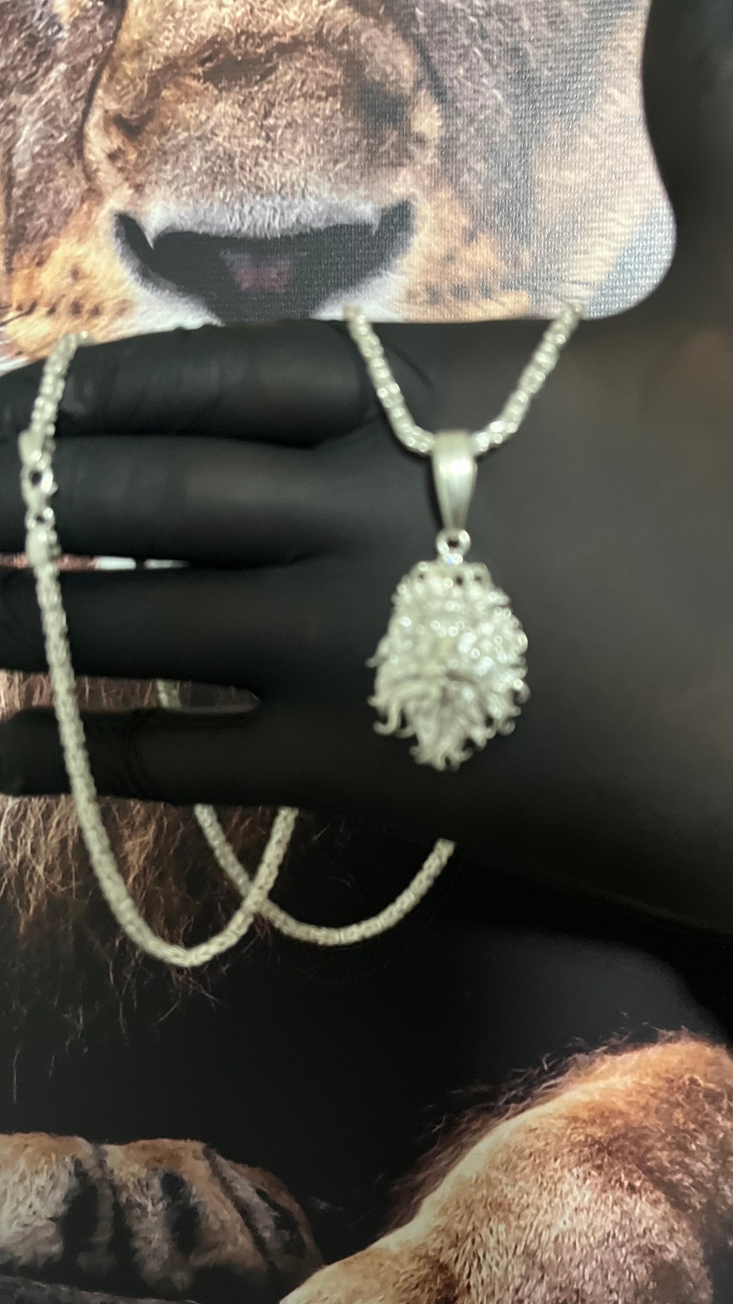 CORRENTE BIZANTINE/PERUANA 4MM X 60CM + PINGENTE LEÃO