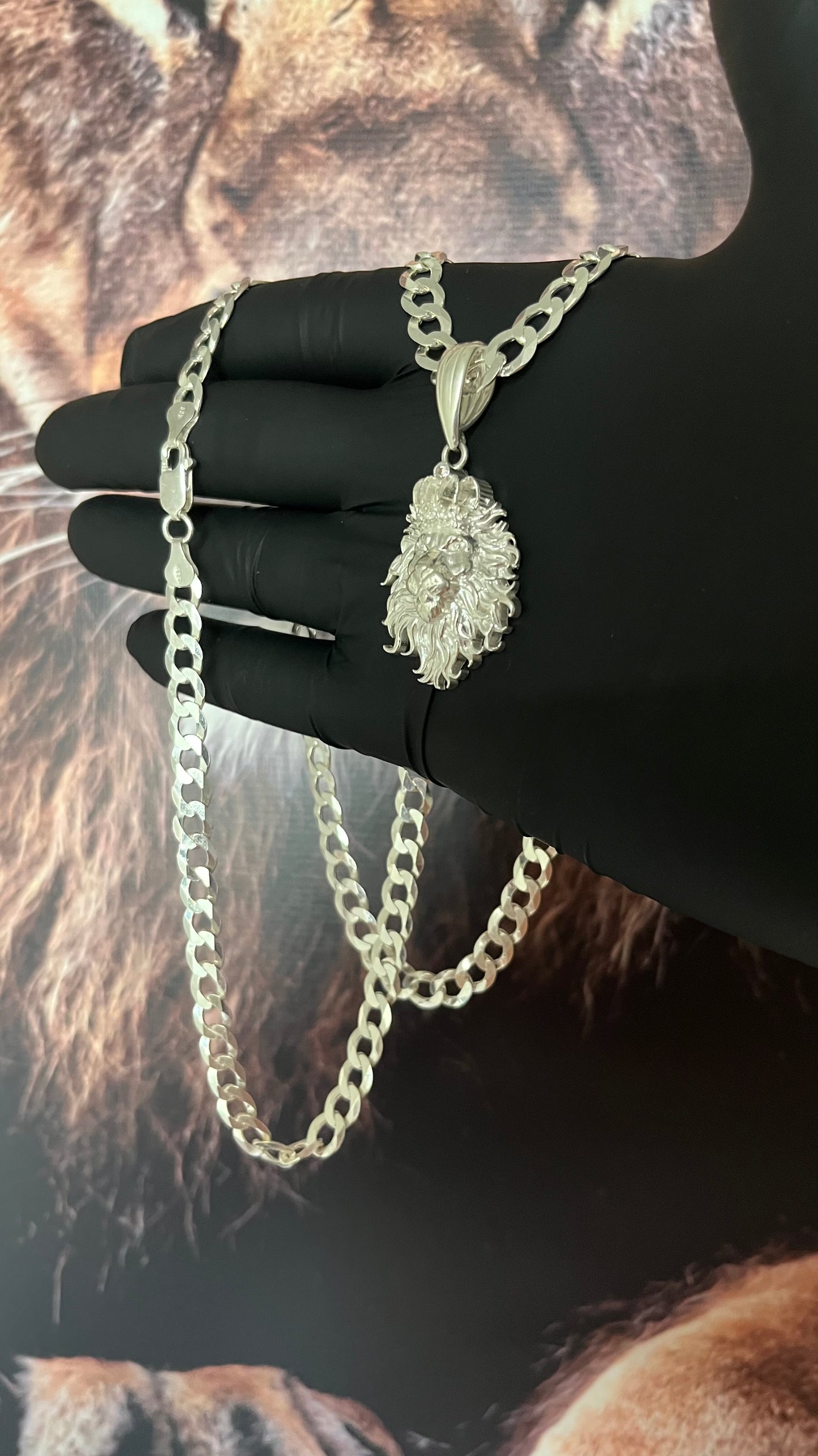 CORRENTE GRUMET 8MM X 70CM + PINGENTE LEÃO