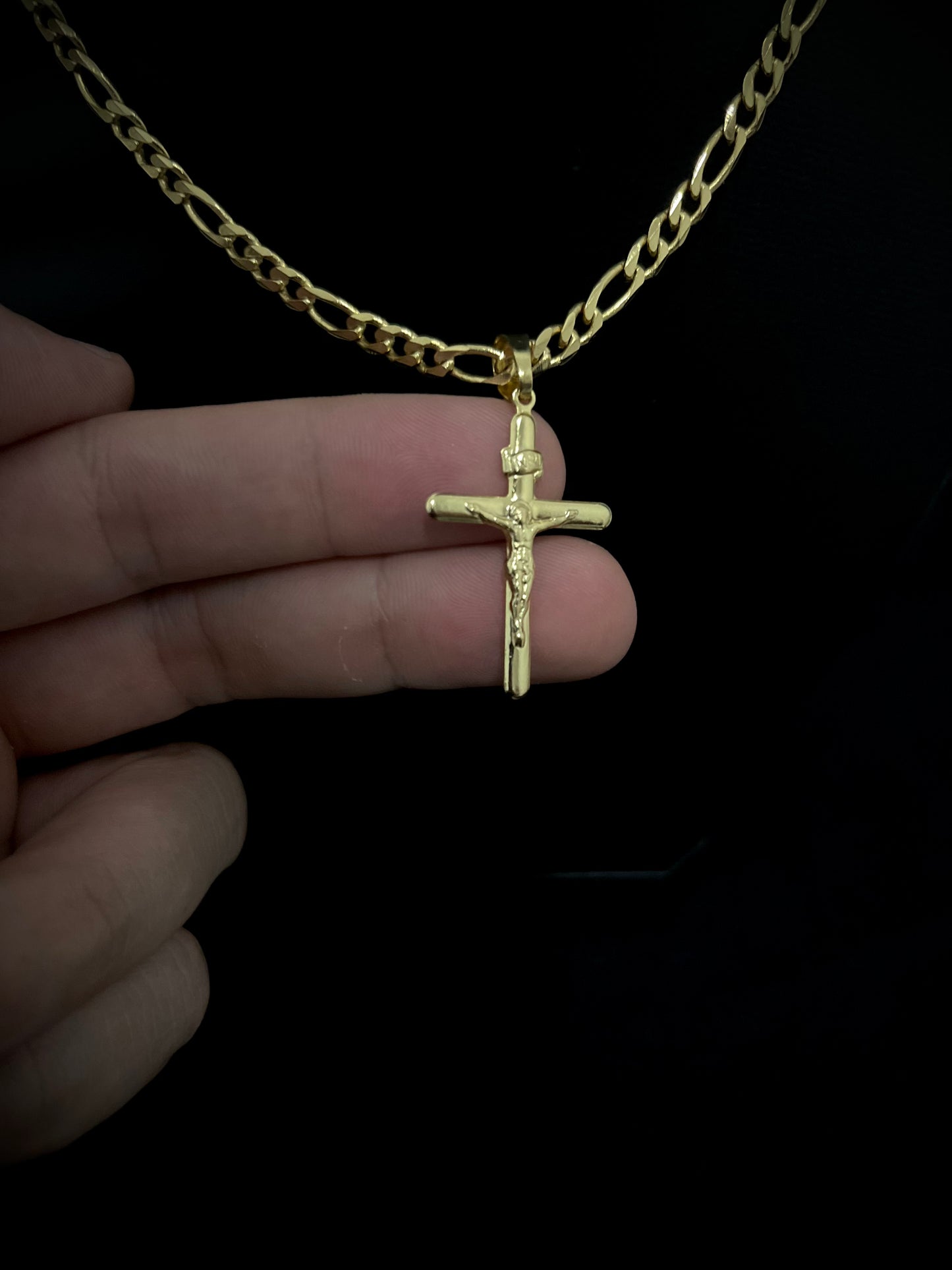 CORRENTE 3x1 70CM X 5MM COM PINGENTE DE CRUCIFIXO